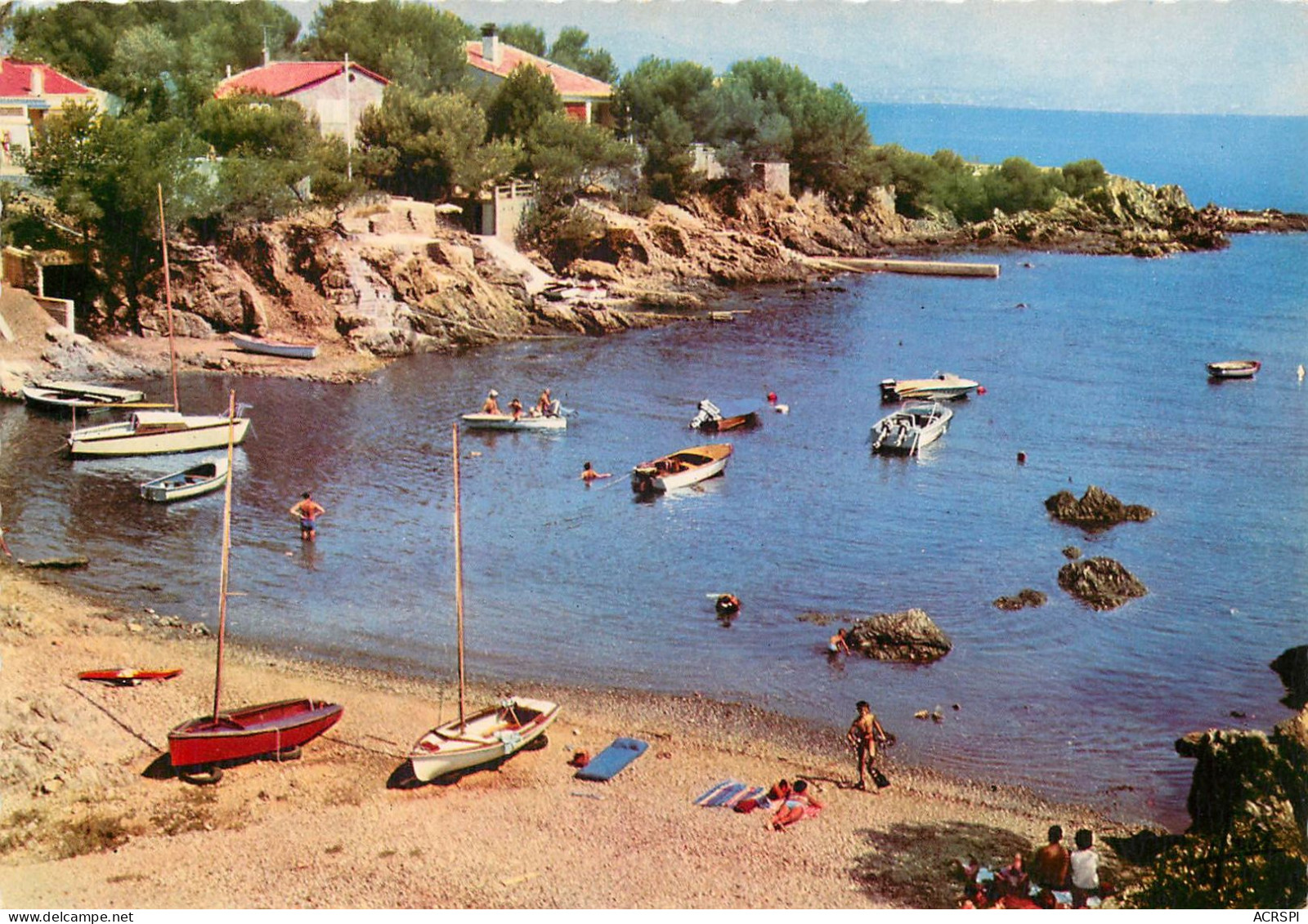 COTE D'AZUR  LES ISSAMBRES PLAGE DANS LES CALANQUES (scan Recto-verso) KEVREN0392 - Les Issambres