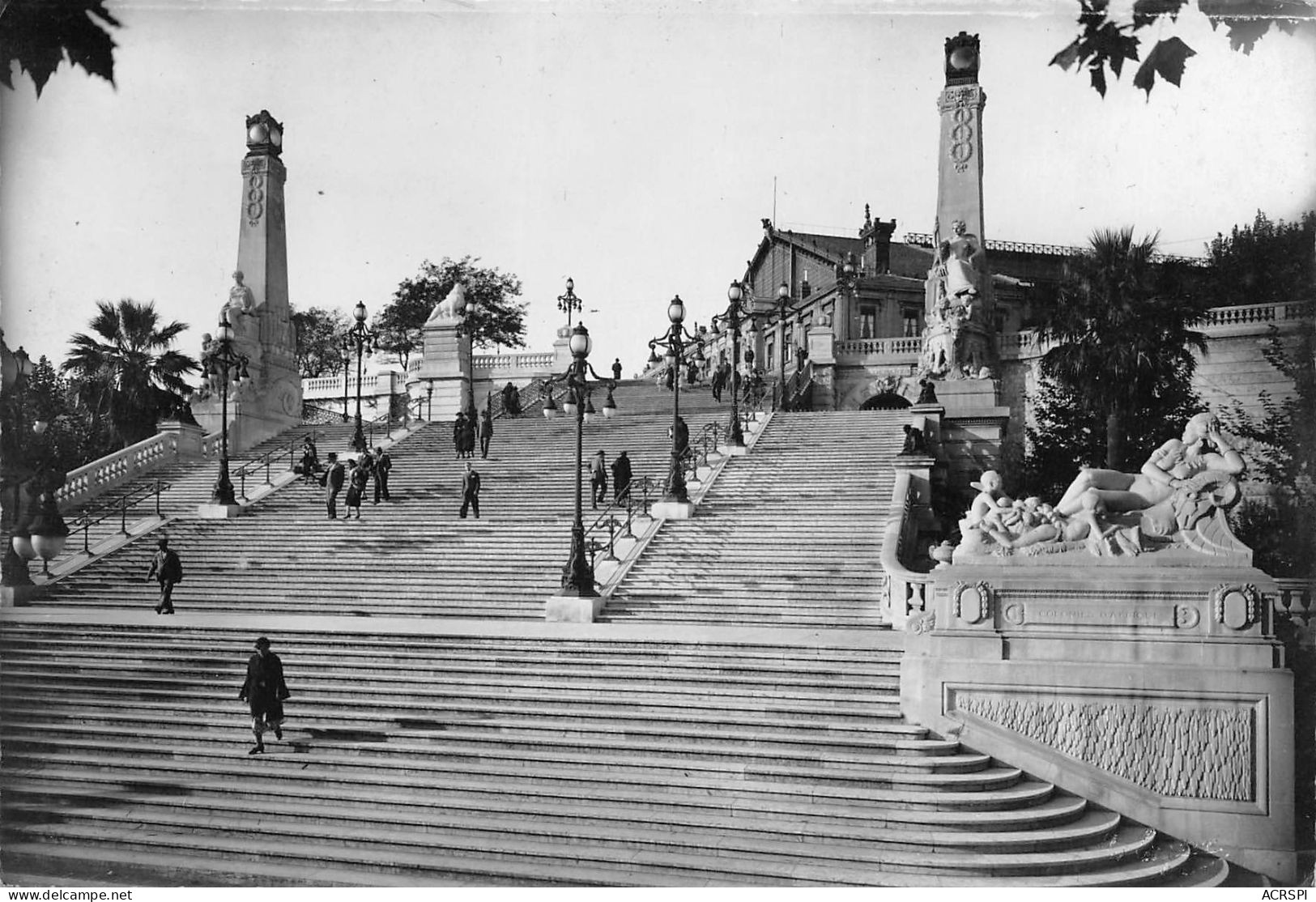 MARSEILLE  Escalier Monumental De La Gare St Charles  54 (scan Recto Verso)KEVREN0691 - Stationsbuurt, Belle De Mai, Plombières