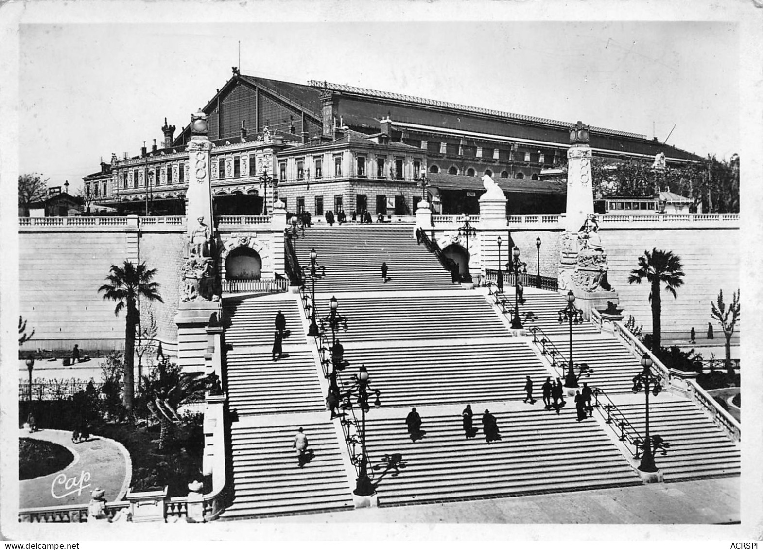 MARSEILLE  Escalier Monumental De La Gare St Charles  51 (scan Recto Verso)KEVREN0691 - Station Area, Belle De Mai, Plombières