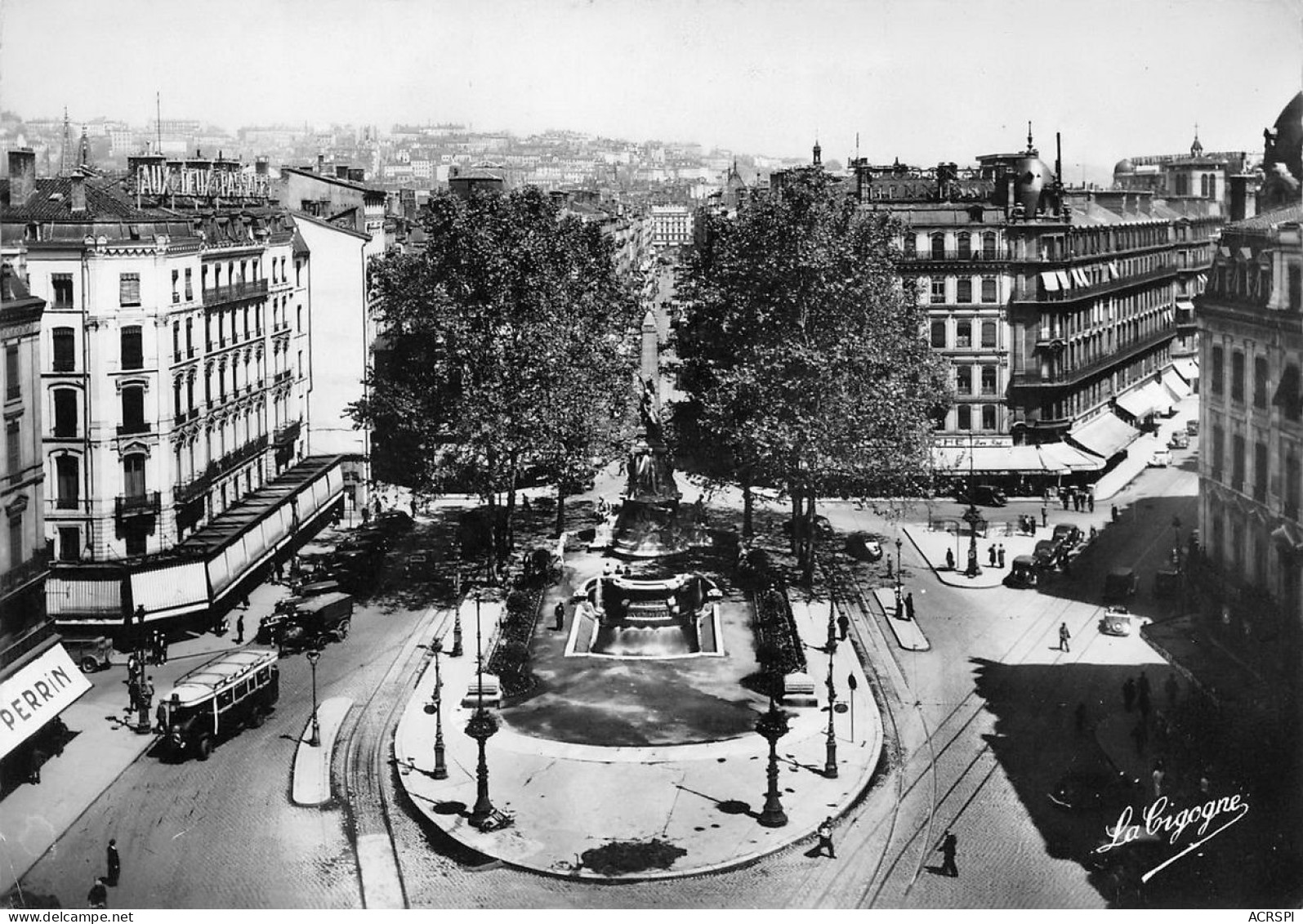 LYON Place De La République Et Statue Carnot  42 (scan Recto Verso)KEVREN0686 - Lyon 2