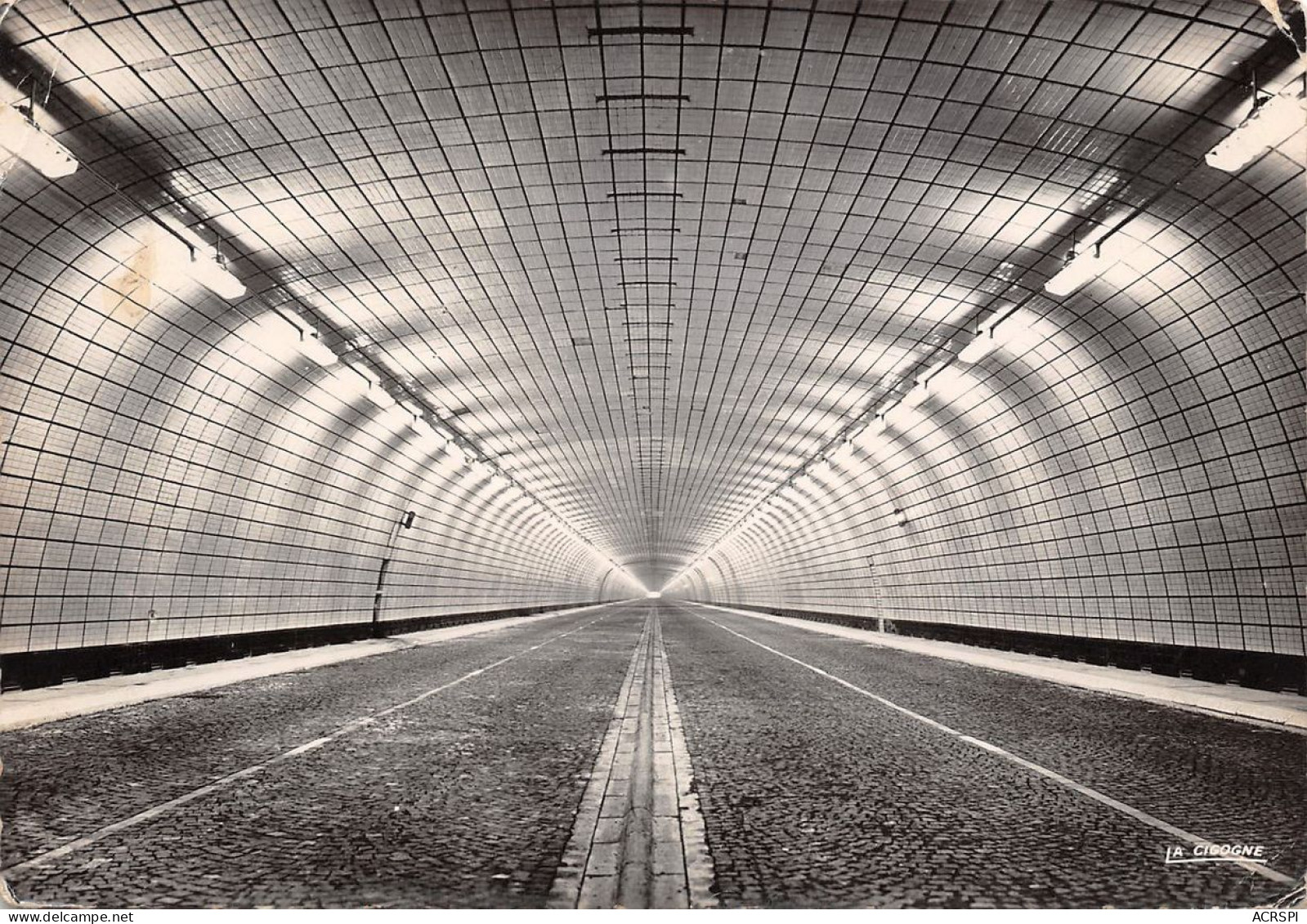 LYON  Tunnel De Fourvière Sous La Colline De La Croix Rousse  35 (scan Recto Verso)KEVREN0684 - Lyon 5