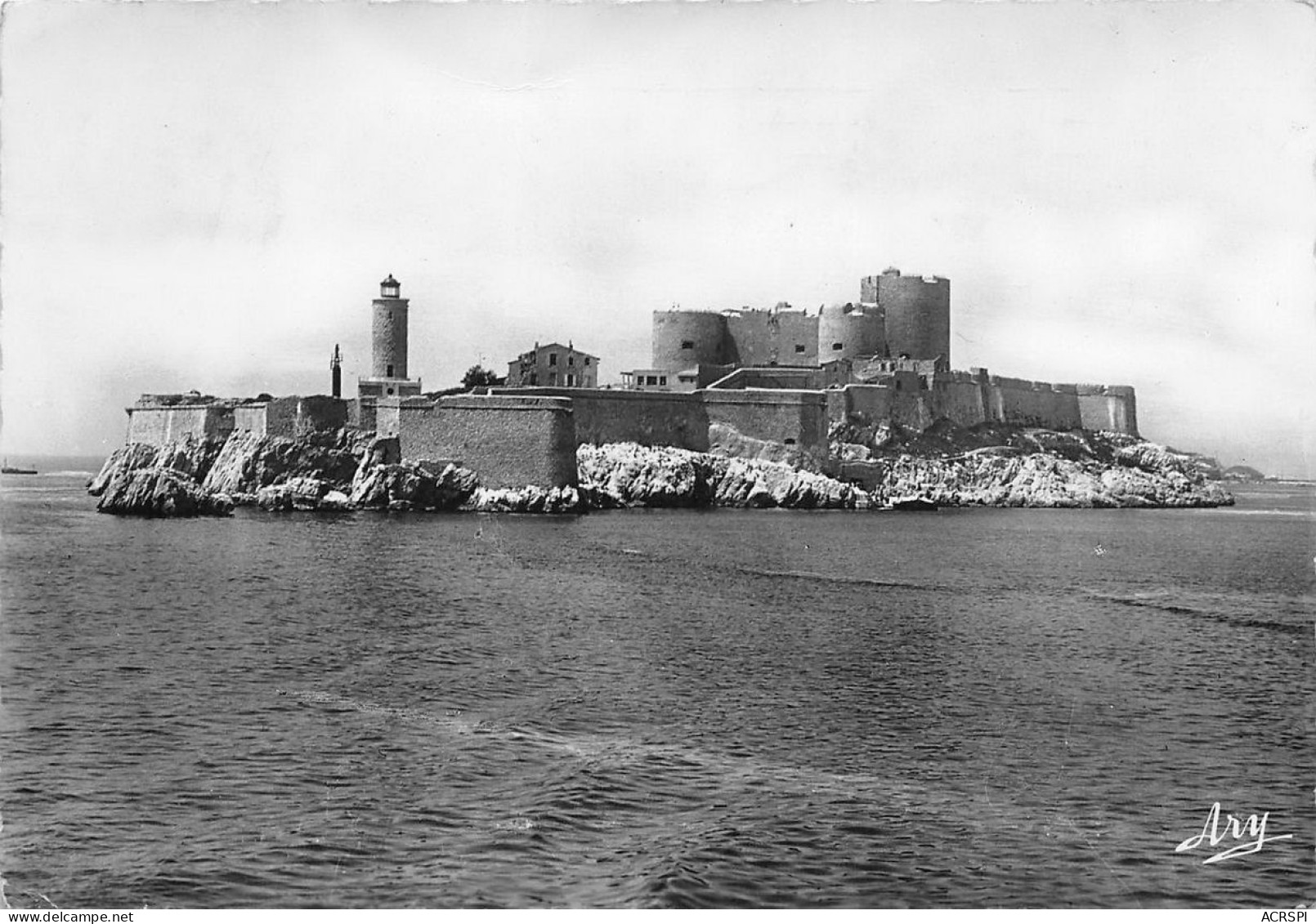 MARSEILLE Le Chateau D'IF Vue Aerienne Au Fond Le Massif De Marseilleveyre  6 (scan Recto Verso)KEVREN0692 - Château D'If, Frioul, Iles ...