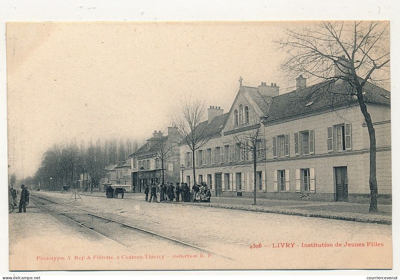 16 CPA - LIVRY (Seine et Oise) - 16 Cartes diverses en état TB à TTB, toutes neuves