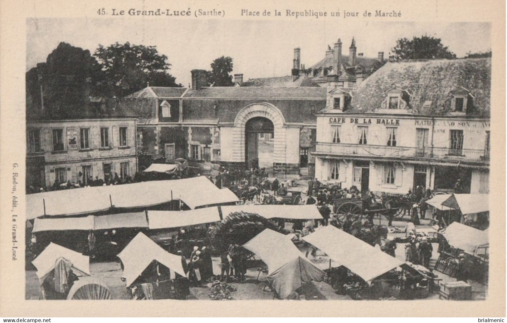 LE GRAND LUCE   Place De La République Un Jour De Marché - Le Grand Luce