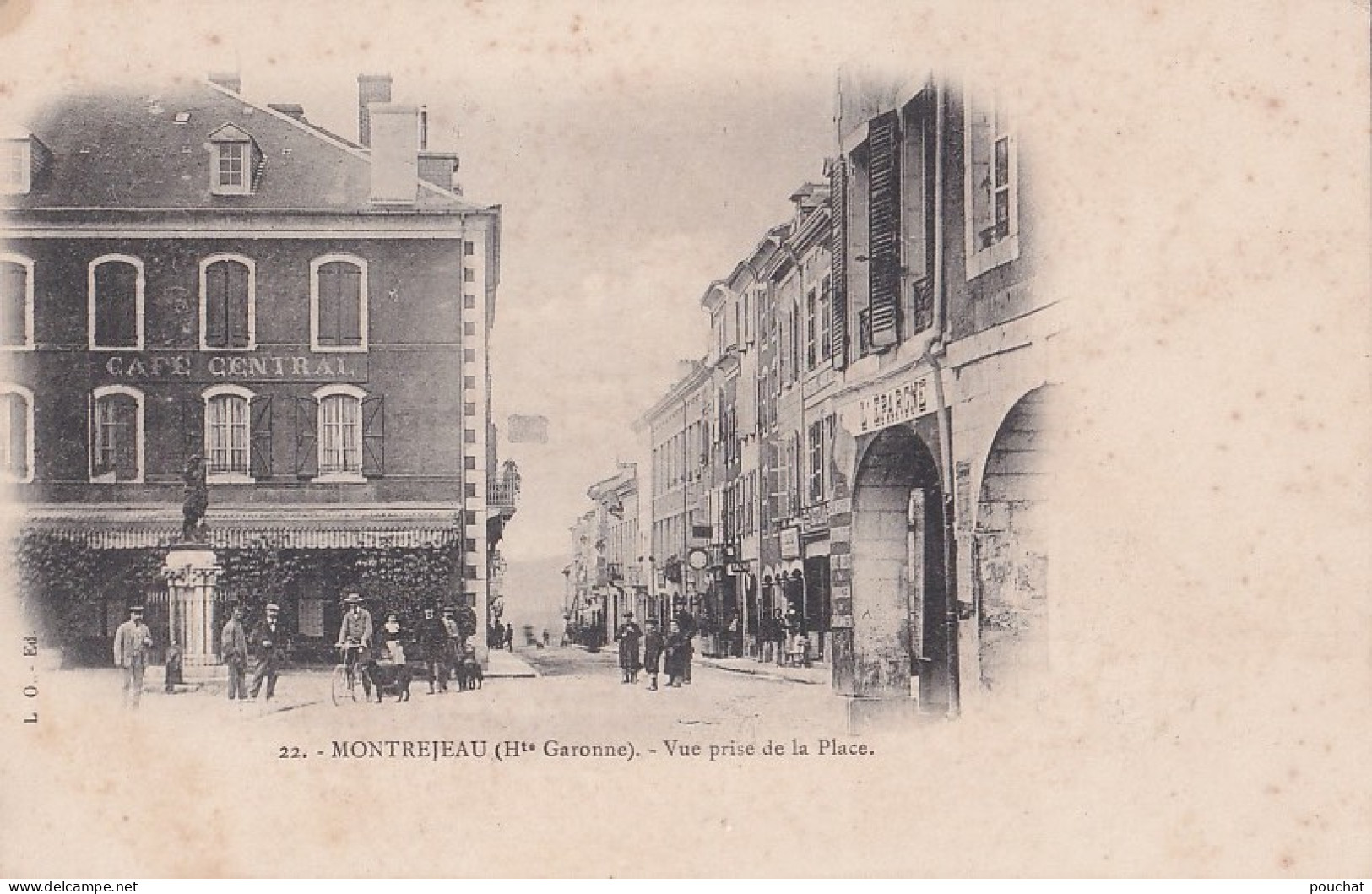 S16-31) MONTREJEAU (HAUTE GARONNE) VUE DE LA PLACE - ( ANIMEE - HABITANTS - CAFE CENTRAL - PRECURSEUR - 2 SCANS ) - Montréjeau