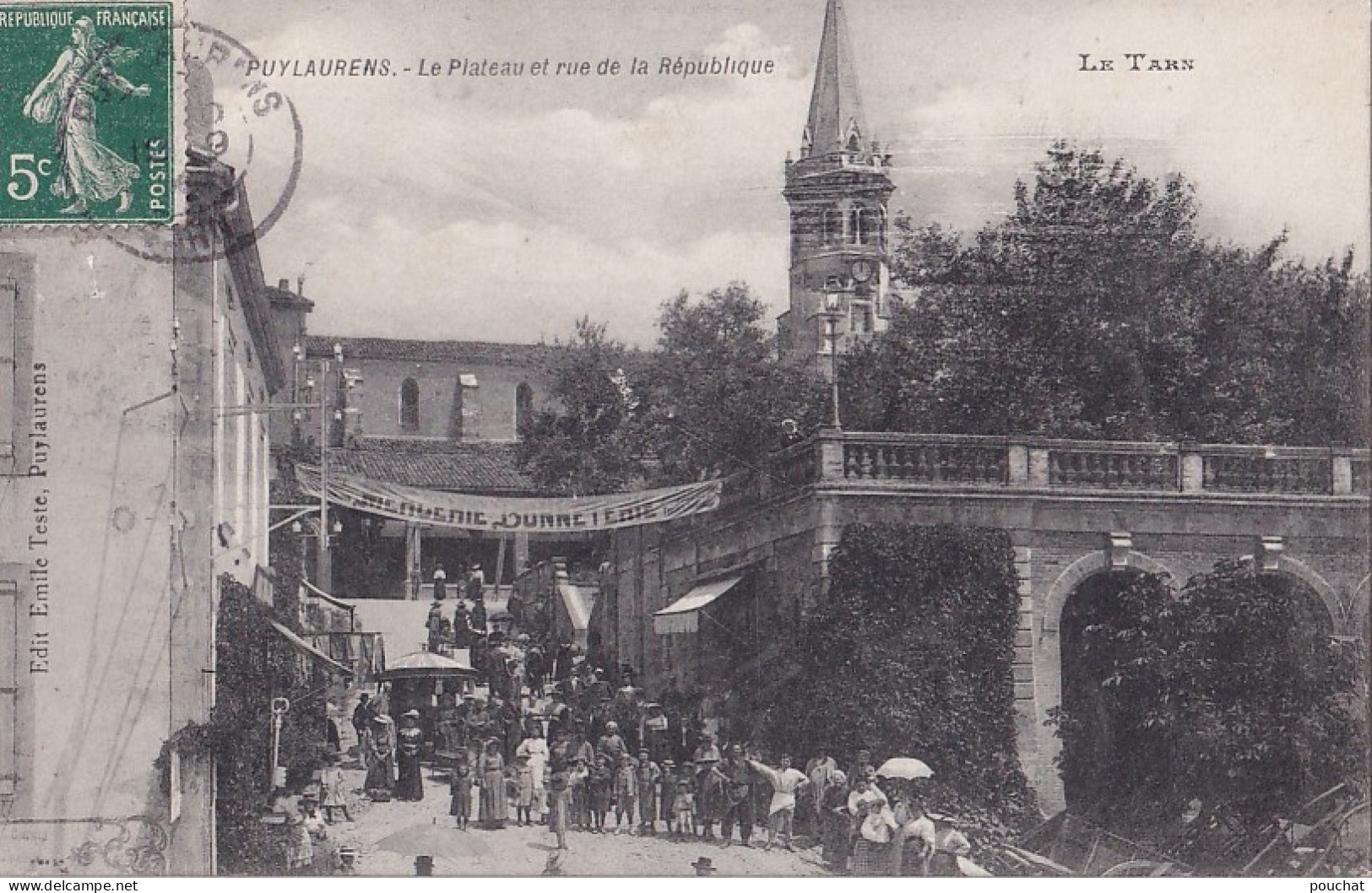 F22-81) PUYLAURENS (TARN) LE PLATEAU ET RUE DE LA REPUBLIQUE - ( TRES ANIMEE - HABITANTS ) - Puylaurens