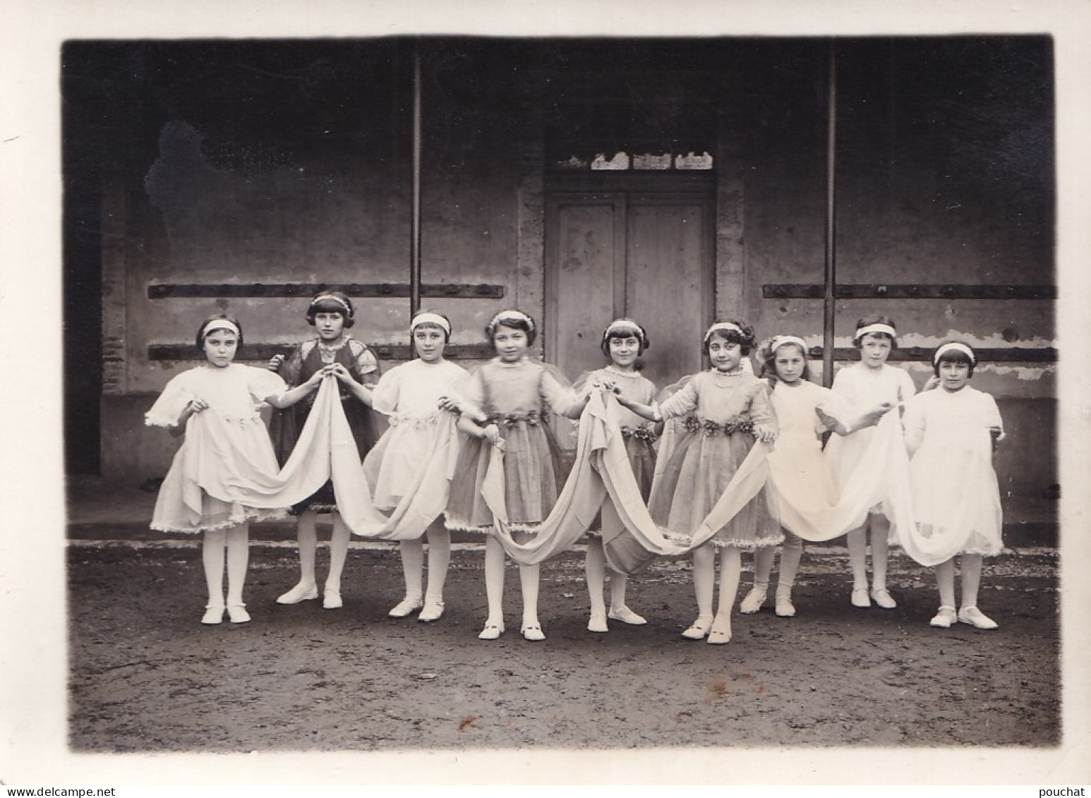 B2-82) AUVILLAR - ECOLE DE FILLES - LA FETE DES ECOLES   - ANNEE 1937  - 2 SCANS - Auvillar