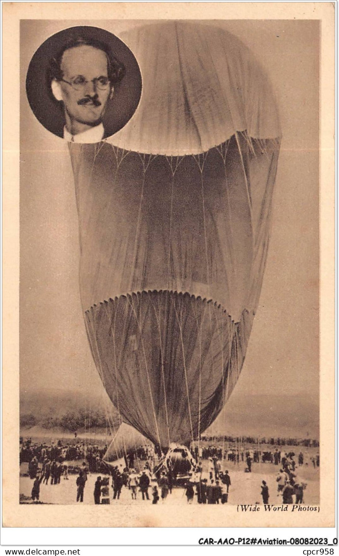 CAR-AAOP12-0931 - AVIATION - LE BALLON DU PROFESSEUR PICCARD AU COURS DE SON GONFLEMENT - Montgolfières