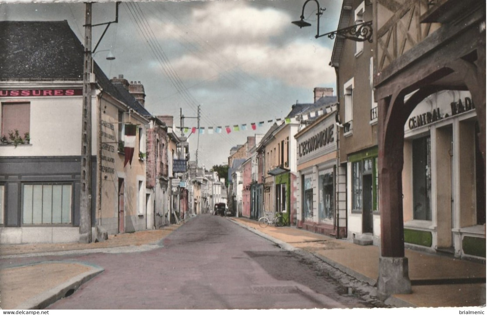LA GUERCHE De BRETAGNE  Rue D'Anjou - La Guerche-de-Bretagne