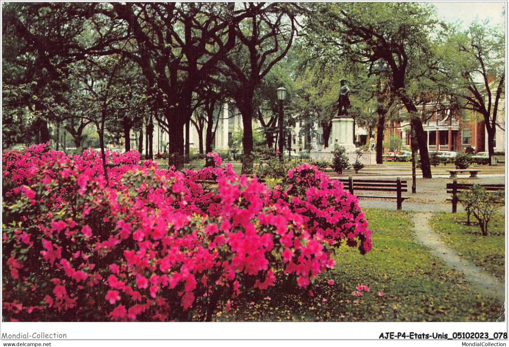 AJEP4-ETATS-UNIS-0320 - Chippewa Square - Showing General James Edward Oglethorpe Monument - Savannah - GEORGIA - Savannah