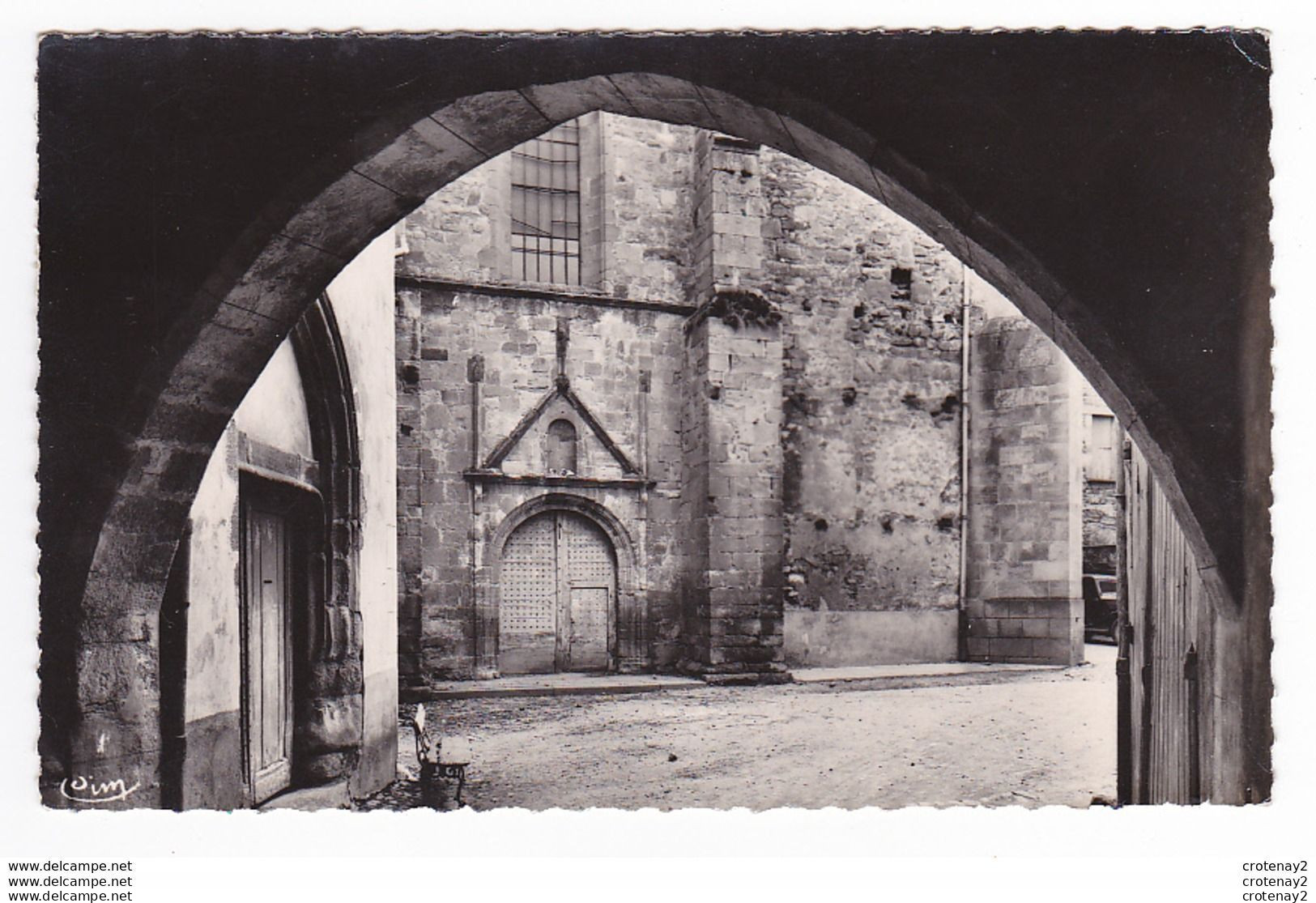 63 SAINT GERMAIN LEMBRON Ancienne Porte De L'Eglise Banc En 1964 Voiture Auto Ancienne Marque ? - Saint Germain Lembron