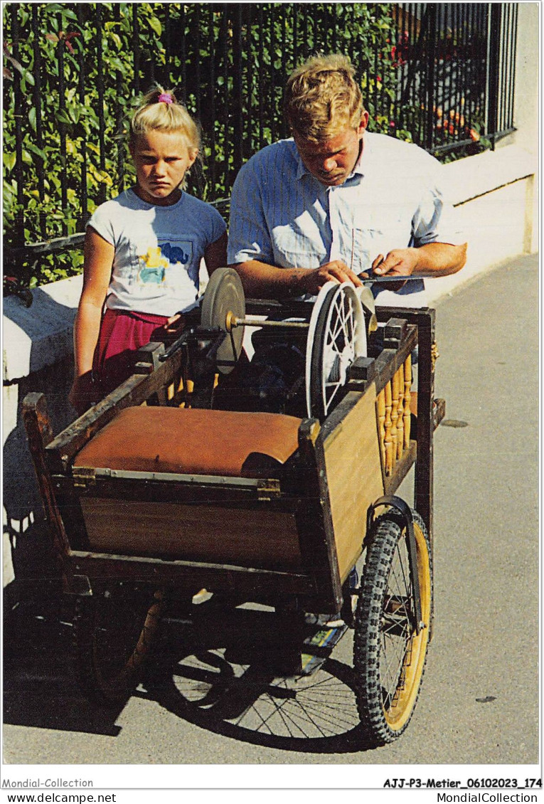 AJJP3-0290 - METIER - CHEVILLY-LAURE - REMOULEUR - RUE PIERRE CURIE  - Fliegende Händler