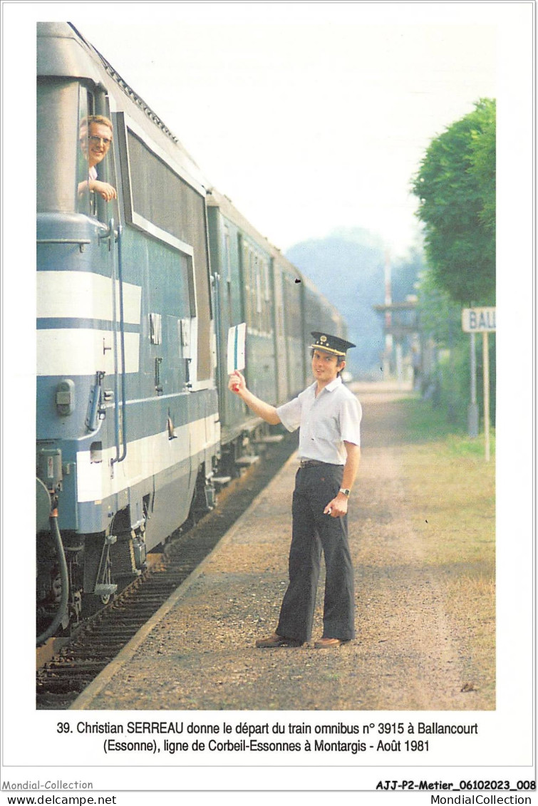 AJJP2-0106 - METIER - CHRISTIAN SERREAU DONNE LE DEPART DU TRAIN OMNIBUS A BALLANCOURT  - Police - Gendarmerie