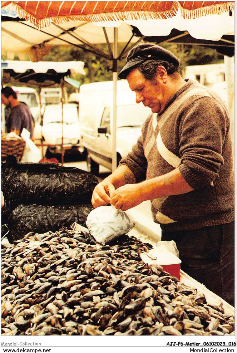 AJJP6-0515 - METIER - M LECLERC - MARCHAND DE MOULES - MARCHE DE PORT-BAIL  - Pêche