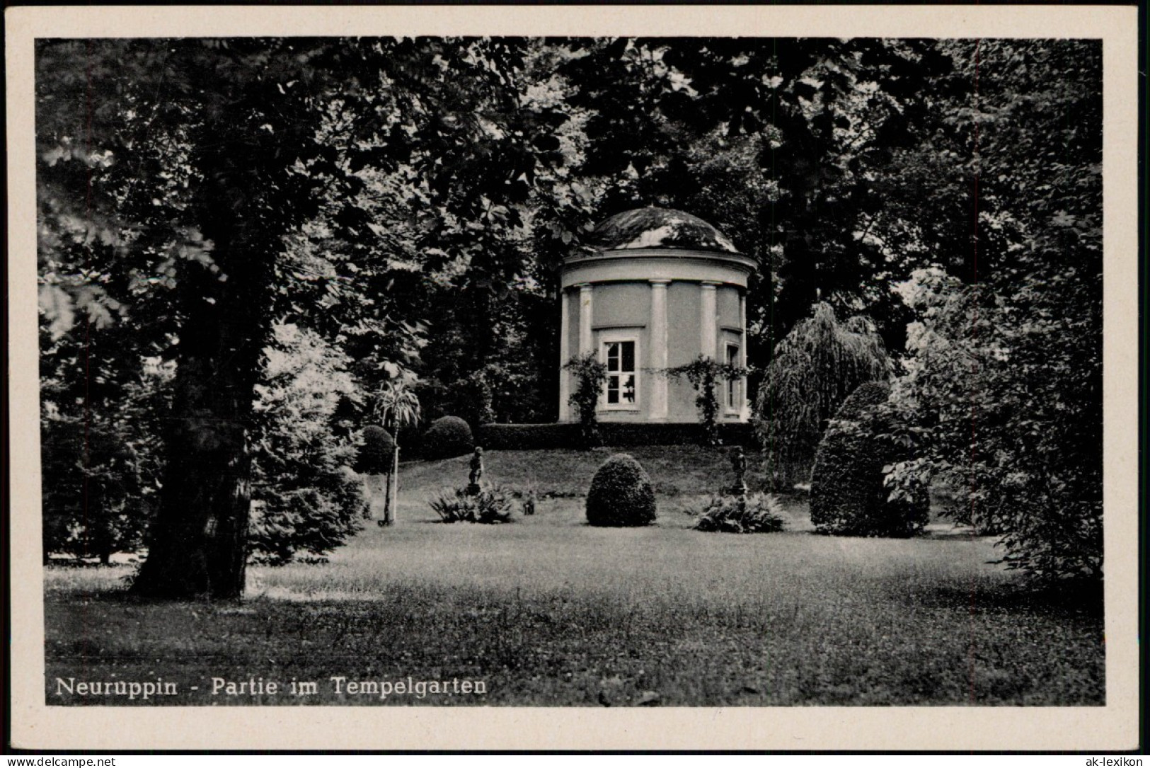 Ansichtskarte Neuruppin Partie Im Tempelgarten, Kleiner Tempel 1950 - Neuruppin