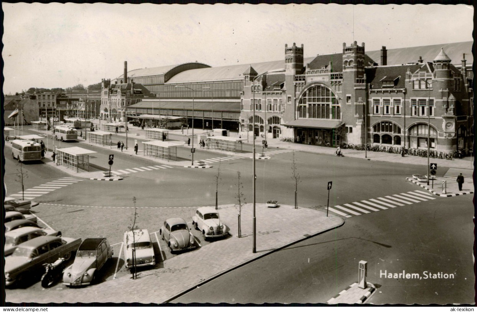 Postkaart Haarlem Bahnhof Station, Autos U.a. Volkswgen VW Käfer 1960 - Haarlem