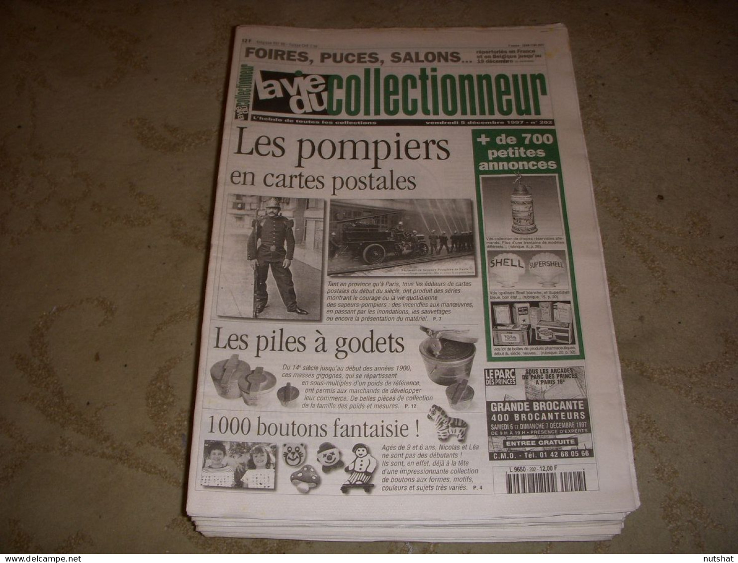 LVC VIE Du COLLECTIONNEUR 202 05.12.1997 POMPIER En CP BOUTON FANTAISIE STYLO  - Trödler & Sammler