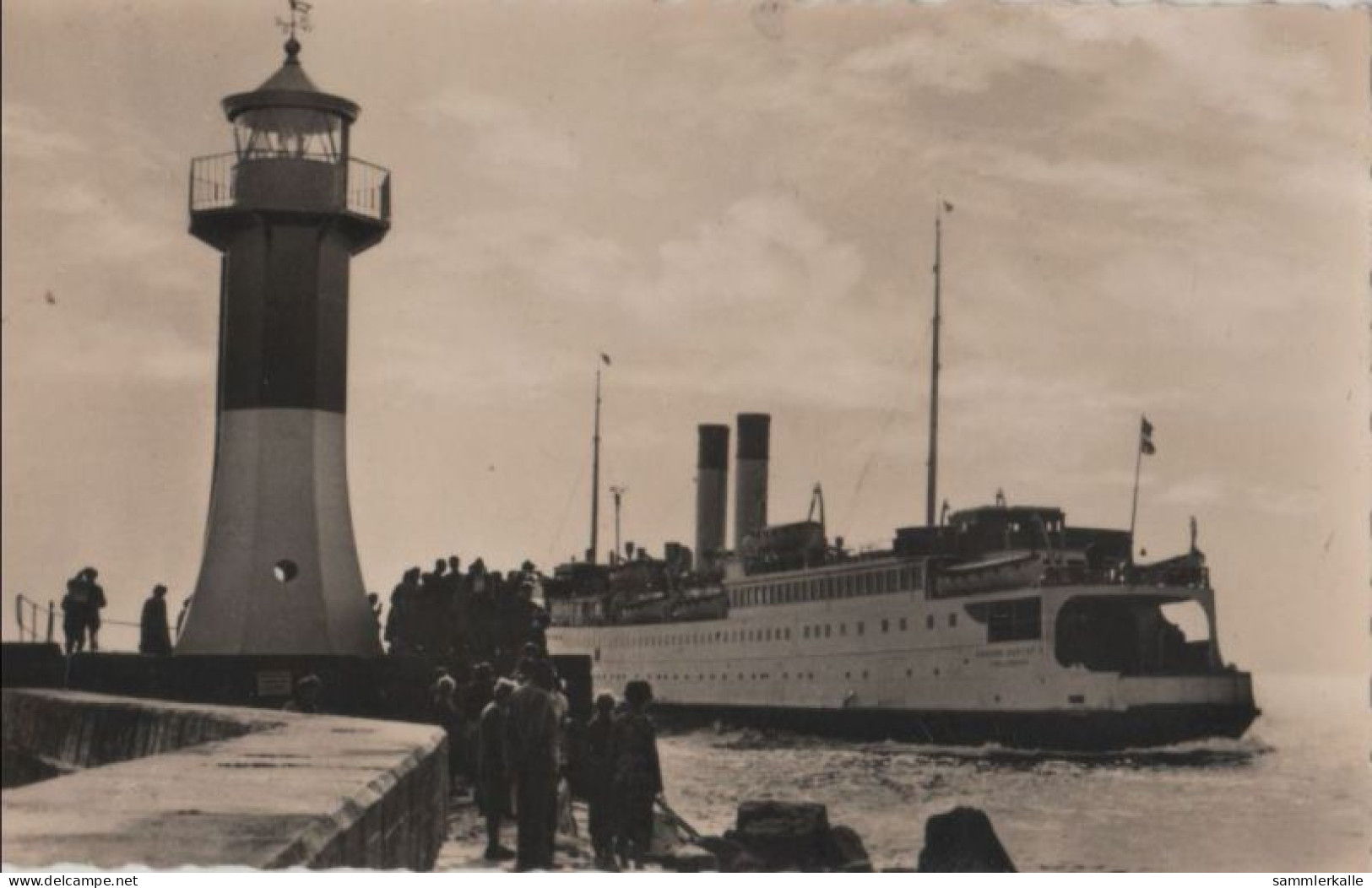 110799 - Sassnitz - Leuchtturm Und Schwedenfähre - Sassnitz