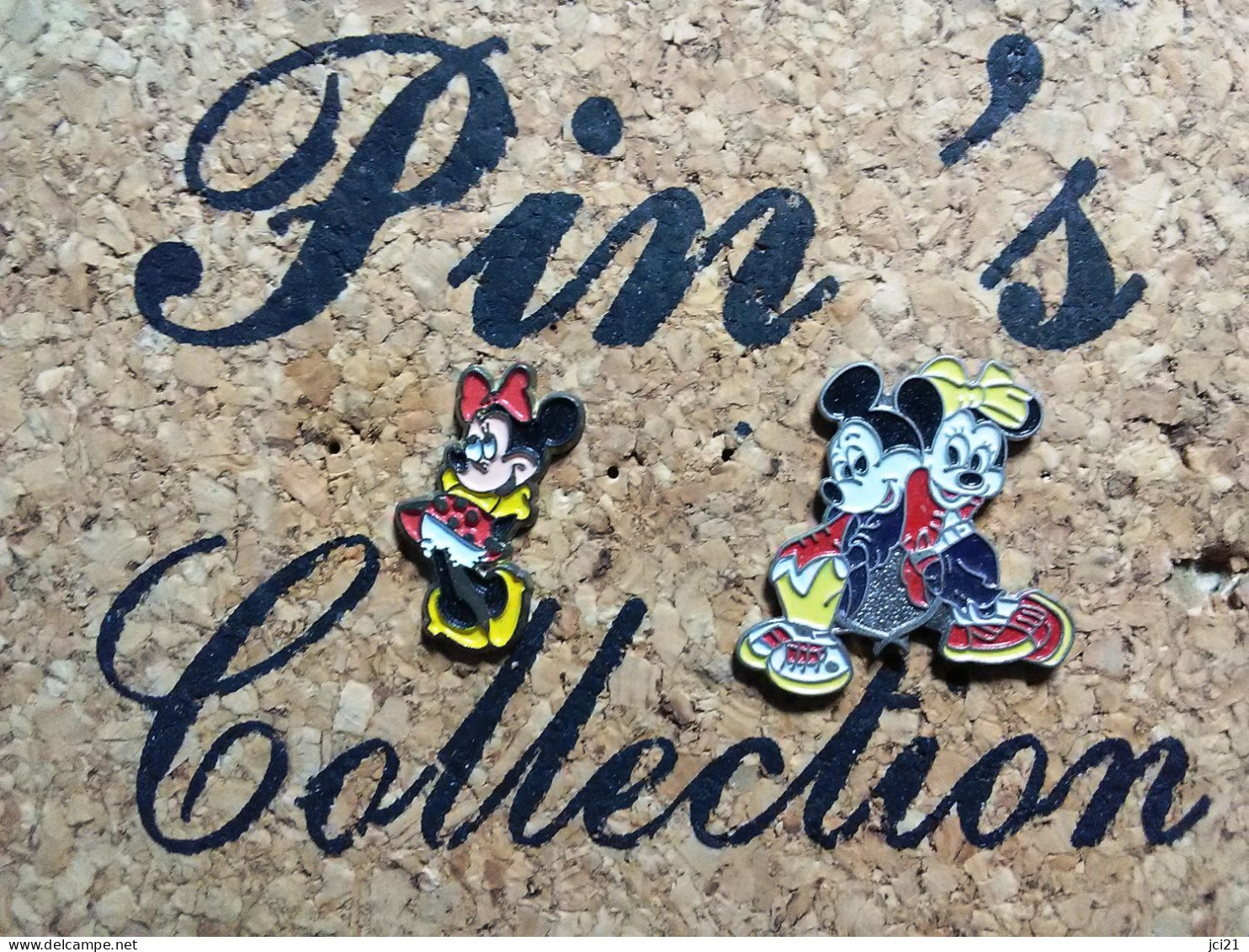 2 PIN'S  "Mickey Et Minnie" _DP222 - Disney