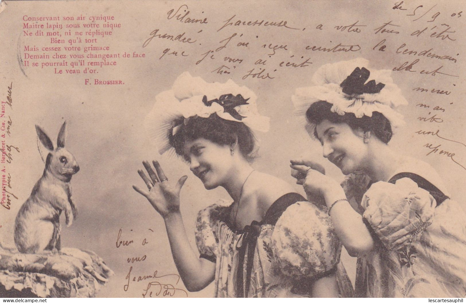 Carte Photo 2 Jeunes Filles En Nuisettes  Faisant La Grimace (nique) A Un Lapin Citation F.Brossier 1903 - Filosofie