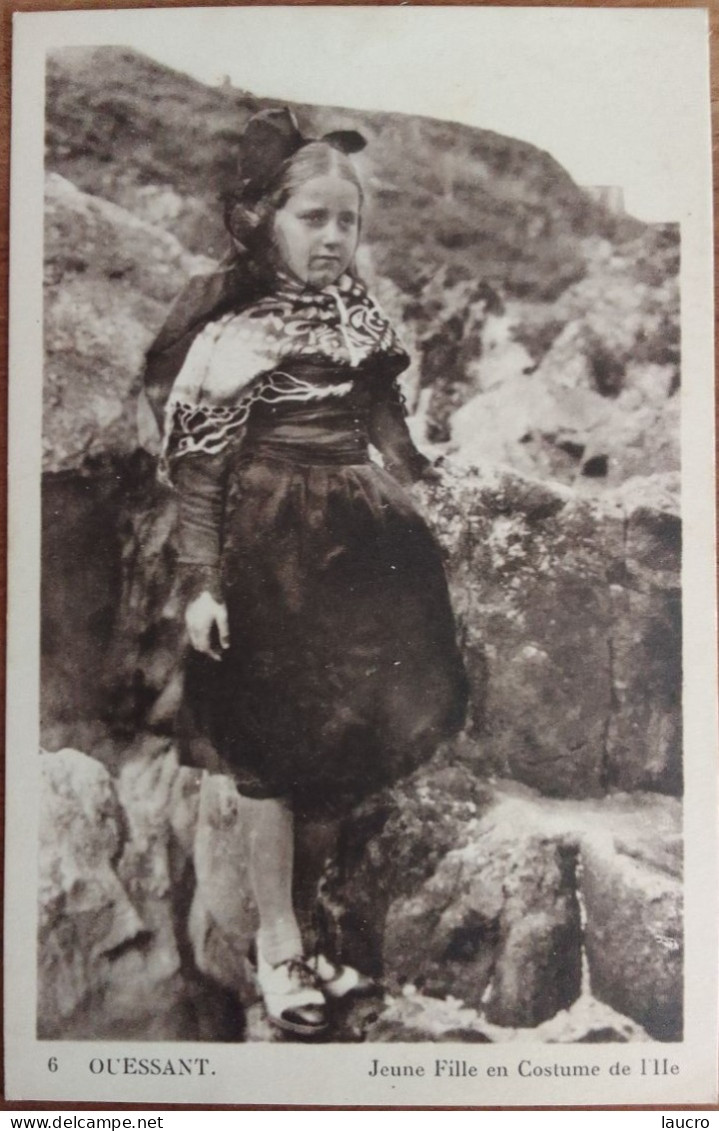 Ouessant.jeune Fille De L'île.coiffe Costume Breton - Ouessant