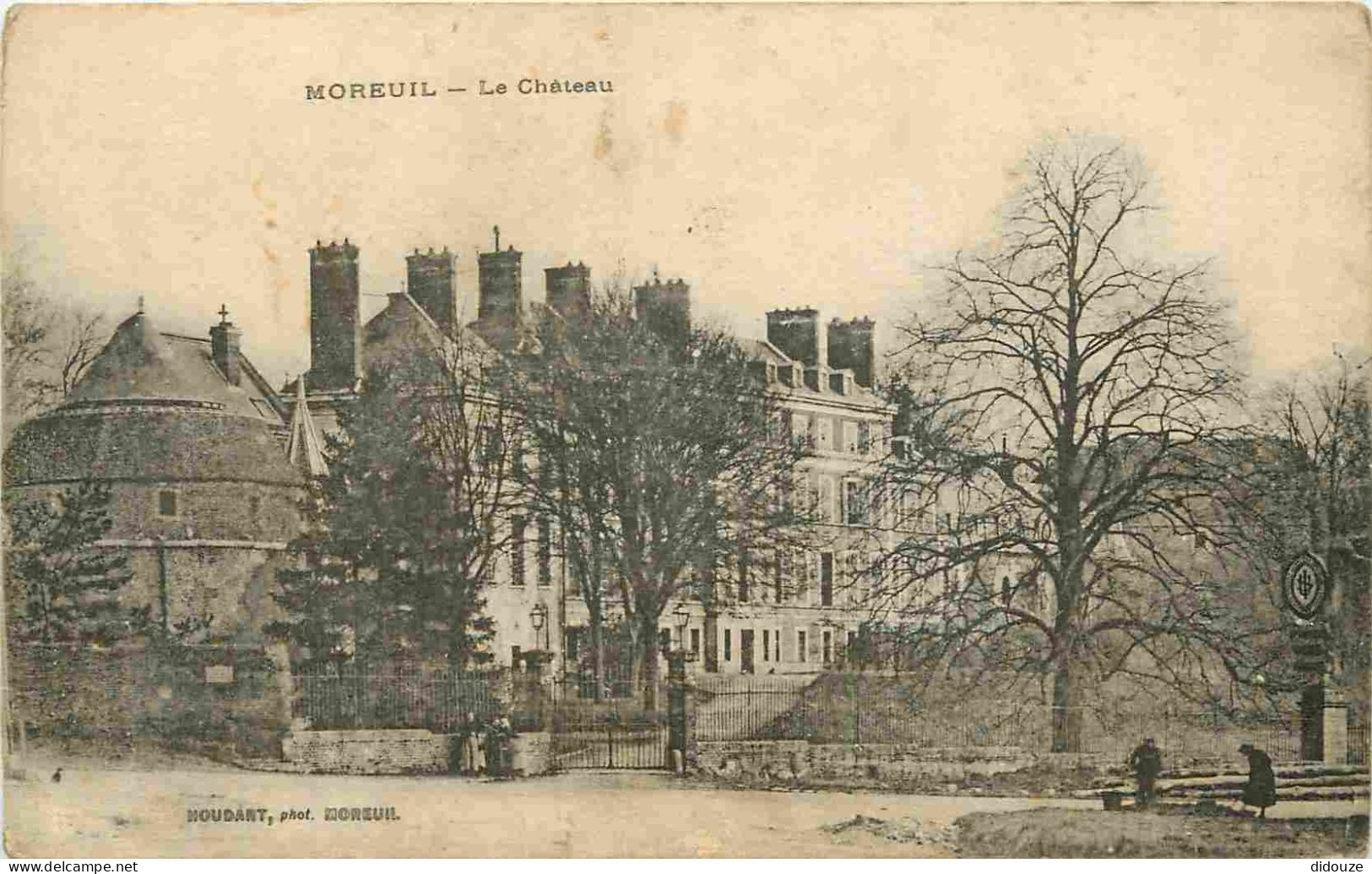 80 - Moreuil - Le Château - Correspondance - CPA - Voyagée En 1917 - Voir Scans Recto-Verso - Moreuil