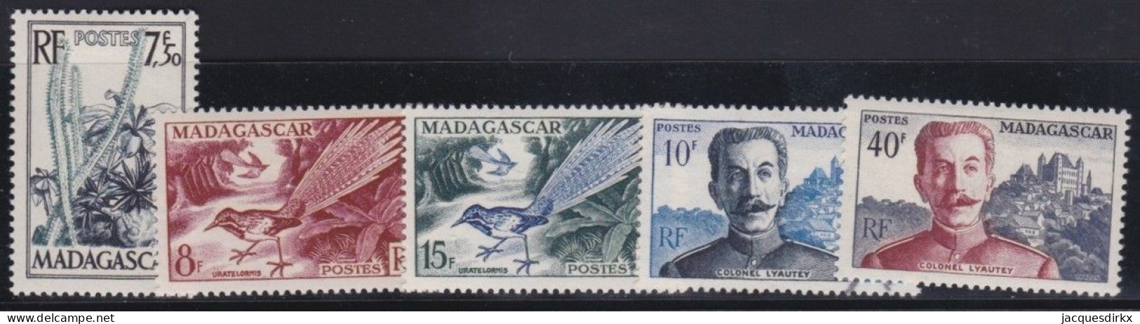 Madagascar   .  Y&T   .      5  Timbres     .       *    .      Neuf Avec Gomme - Neufs