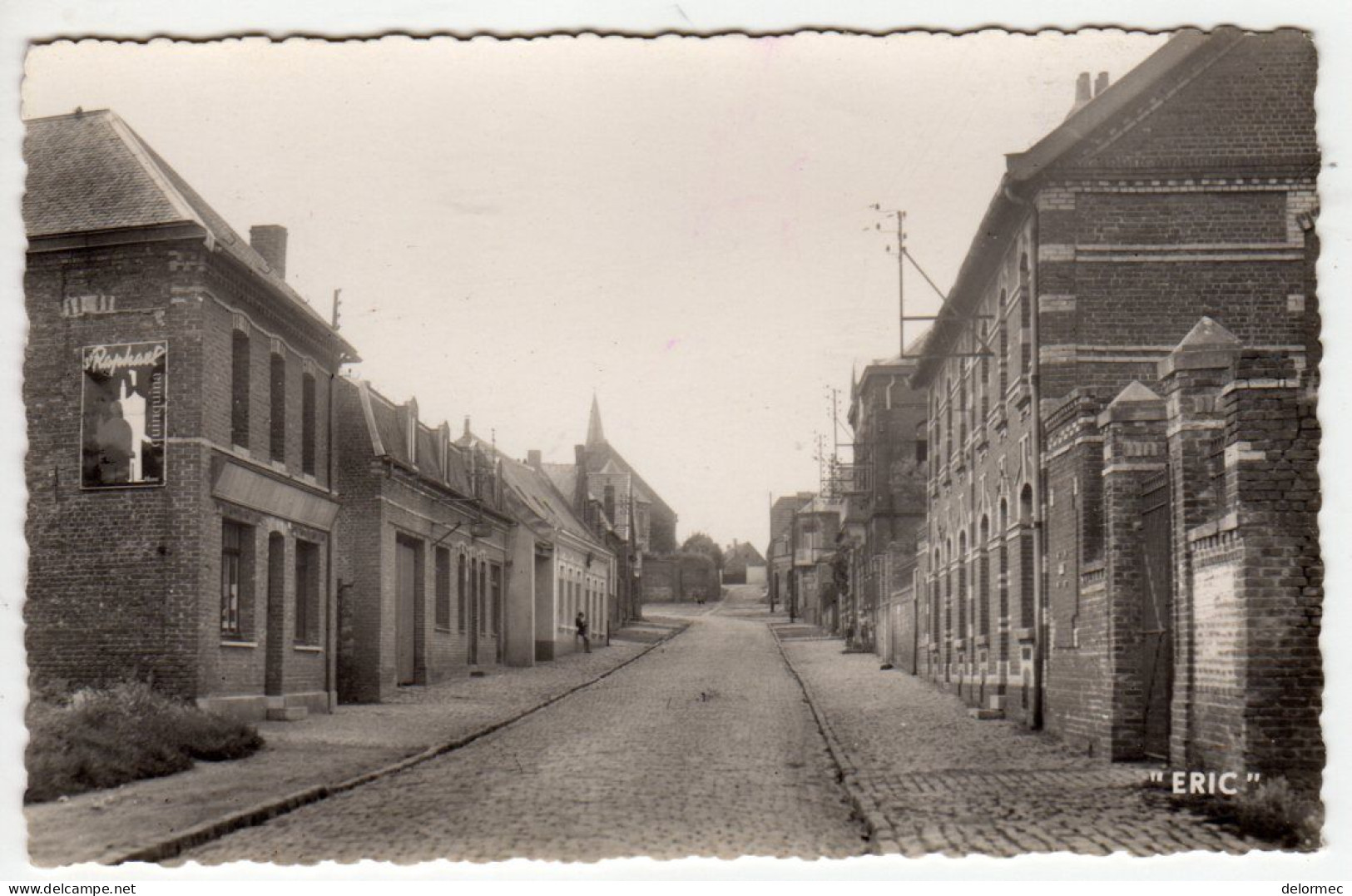 CPSM Photo Près De Solesmes Et Arras 59 Nord Saint Vaast En Cambrésis La Grande Rue Pub St Raphael éd Morelle Triquoit - Solesmes