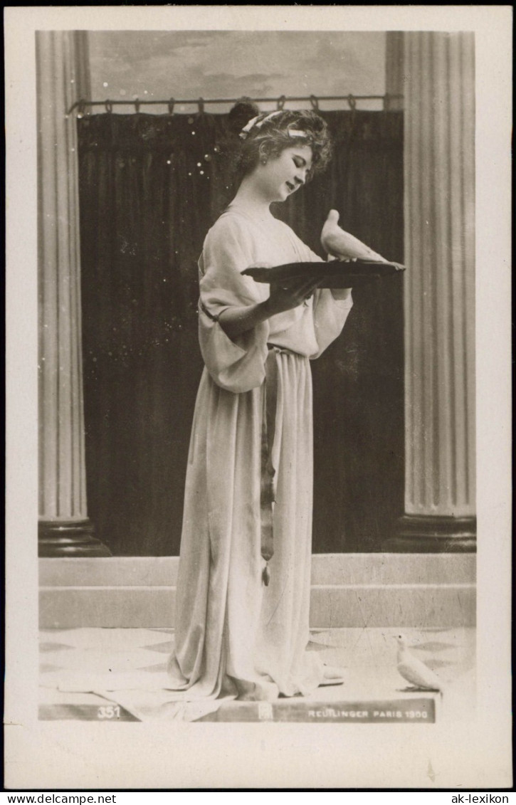 Ansichtskarte  Fotokunst Fotomontage Frau Mädchen Mit Tauben 1900 - Unclassified