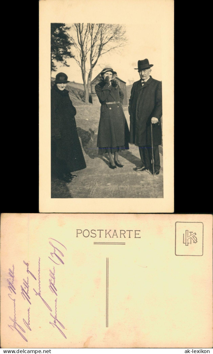 Menschen / Soziales Leben - Familienfotos Junge Frau Mit Eltern 1928 - Groupes D'enfants & Familles