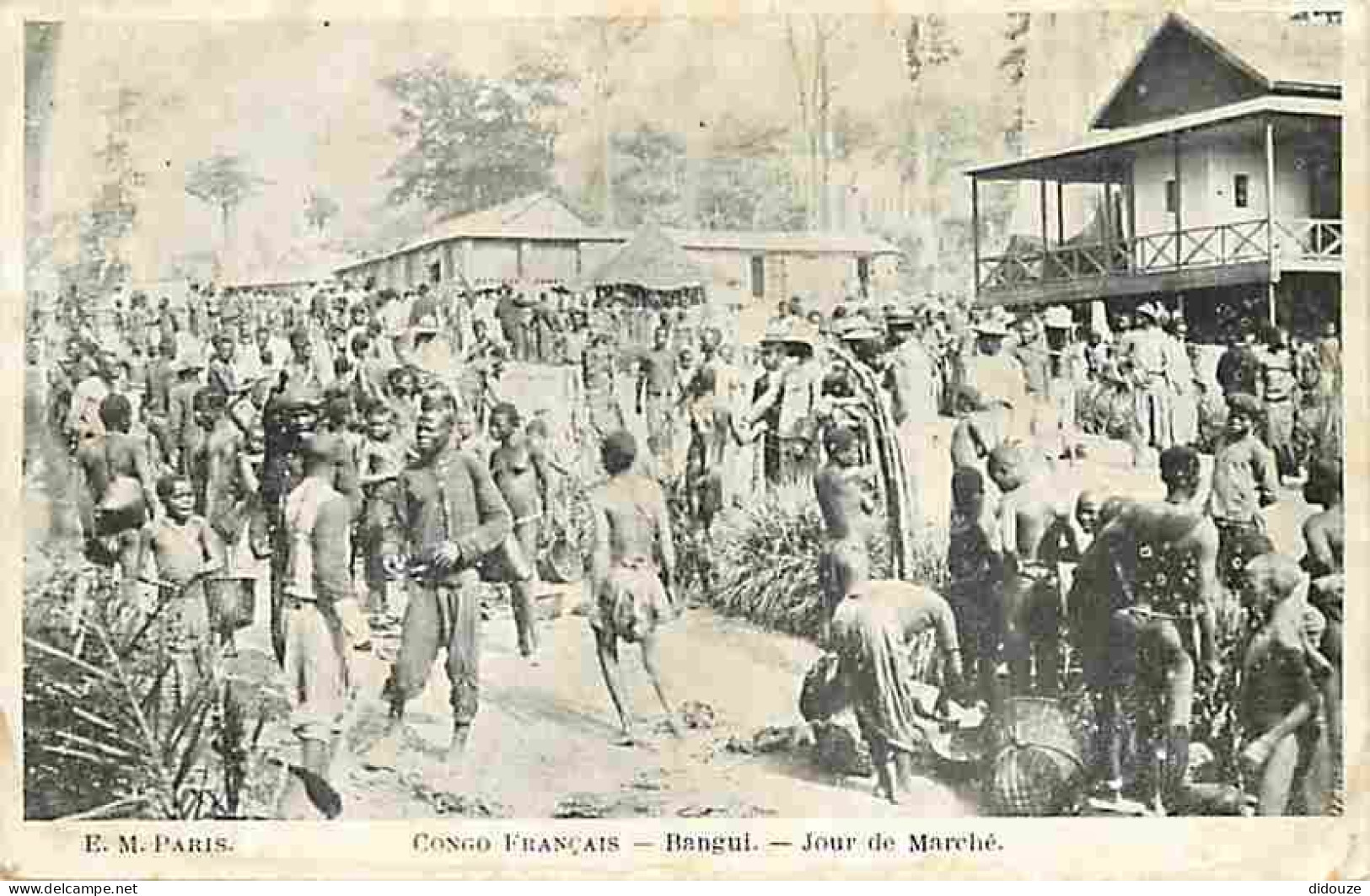 République Centrafricaine - Congo Français - Bangui - Jour De Marché - Animée - Voyagée En 1926 - CPA - Voir Scans Recto - Centraal-Afrikaanse Republiek