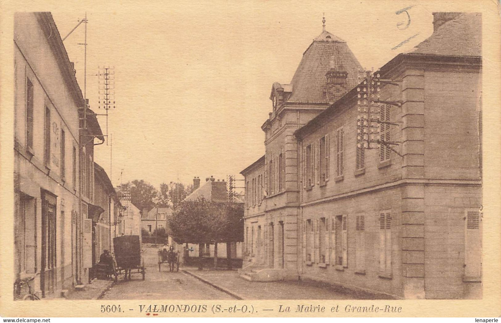 D5613 Valmondois La Mairie Et Grande Rue - Valmondois