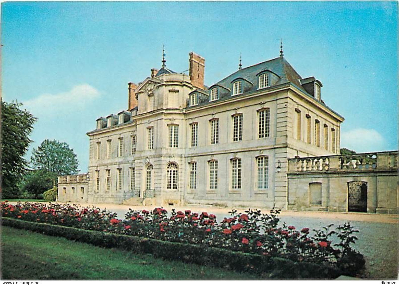 27 - Le Neubourg - Le Château D'Omonville - Côté Jardins Et Entrée Chapelle - Fleurs - CPM - Carte Neuve - Voir Scans Re - Le Neubourg