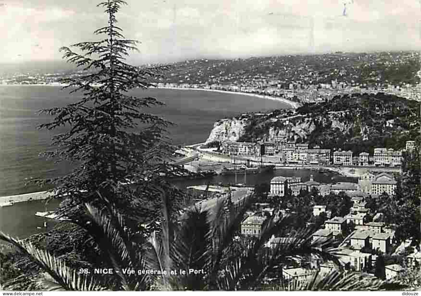 06 - Nice - Vue Générale Et Le Port - CPM - Voir Scans Recto-Verso - Transport (sea) - Harbour