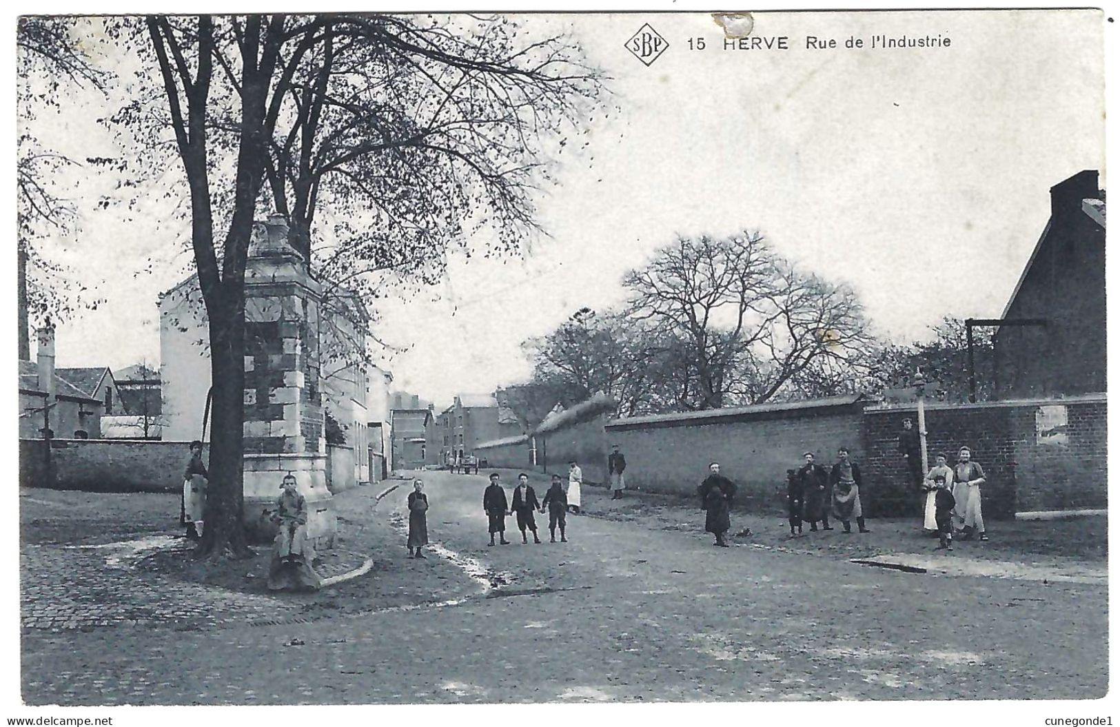 CPA HERVE : Rue De L'Industrie (n° 15) Animée - Circulée Vers Vielsalm - Voir Cachet Battice Verso - Edit. SBP - 2 Scans - Herve