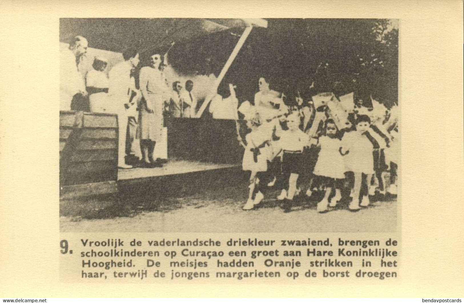 Curacao, WILLEMSTAD, Schoolchildren With Dutch Flags Salute Princess (1944) - Curaçao