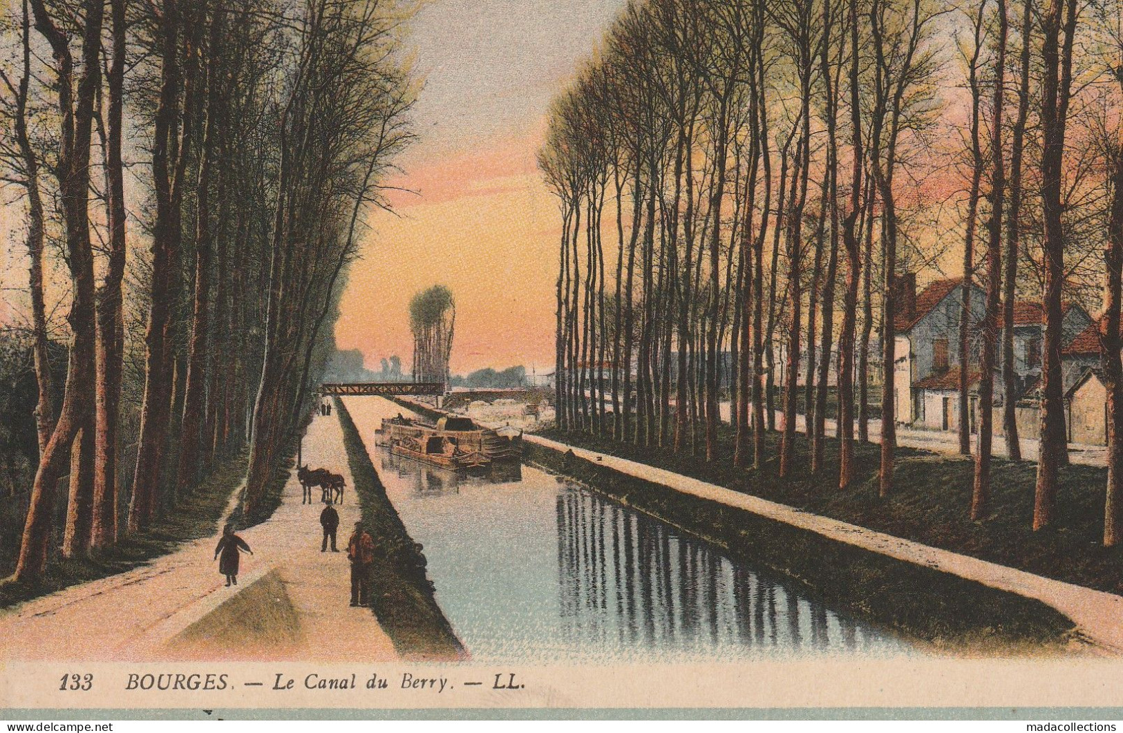 Péniche à  Bourges (18 - Cher) Le Canal Du Berry - Hausboote