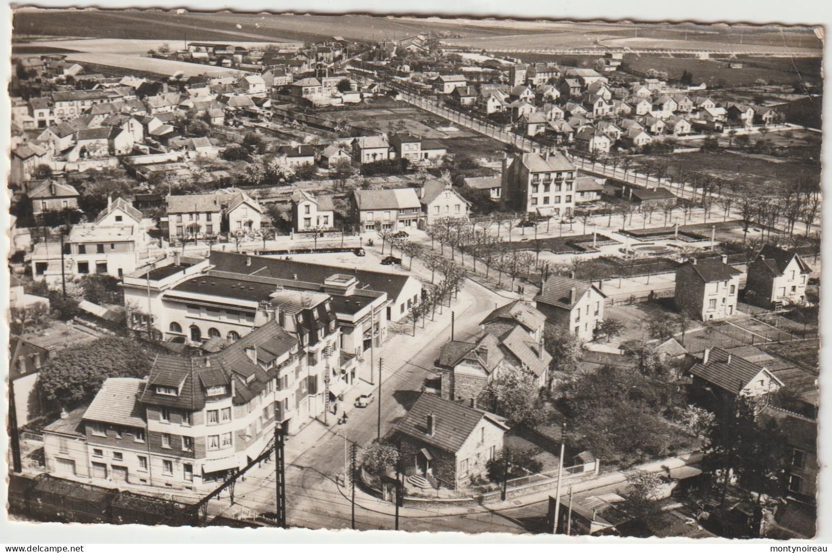 Essonne :  BRETIGNY  :  Vue 1958 , Rue Et Square  Anatole  France  , Lapie - Bretigny Sur Orge