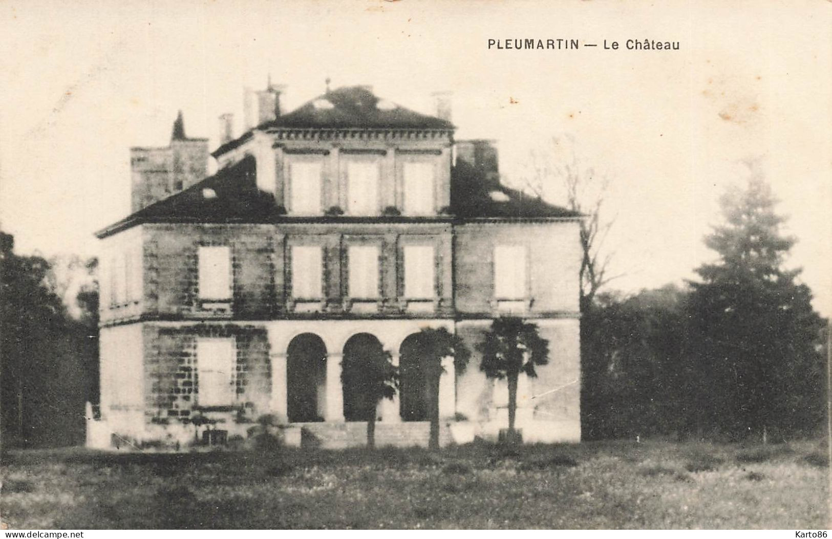 Pleumartin * Vue Sur Le Château - Pleumartin