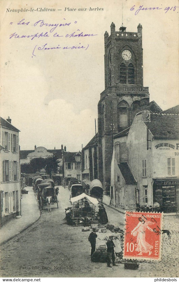 YVELINES  NEAUPHLE LE CHATEAU   Place Aux Herbes - Neauphle Le Chateau