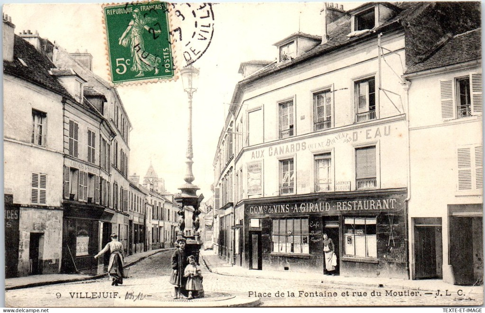 94 VILLEJUIF - Place De La Fontaine Et Rue Du Moutier  - Villejuif