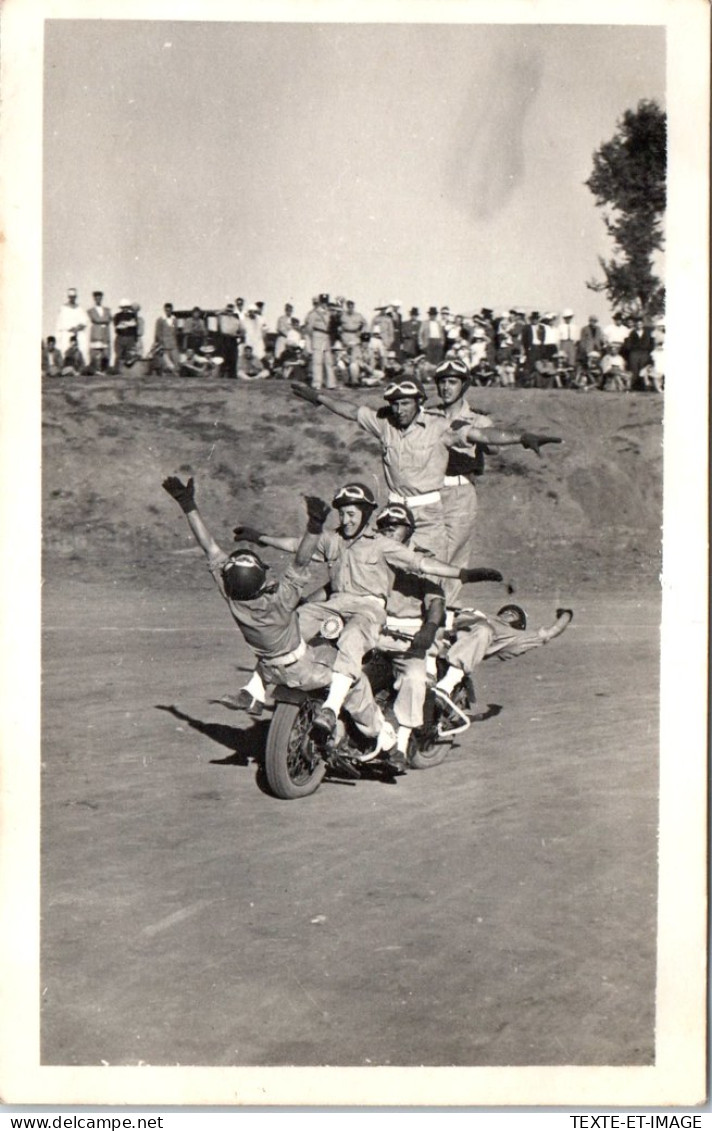 ALGERIE - MEDEA - CARTE PHOTO - Le Peloton Moto 12 Juin 1948 - Medea