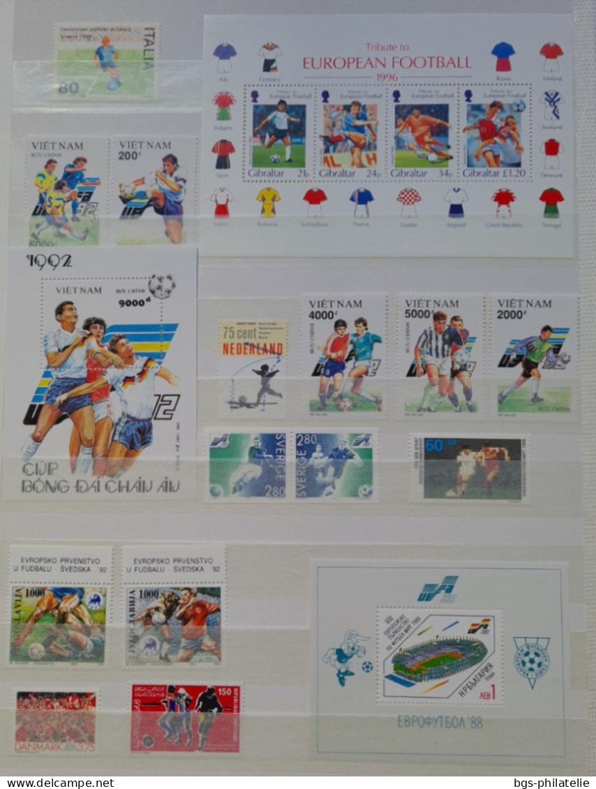 Collection De Timbres Sur Le Thème Du Football En - Collections (sans Albums)