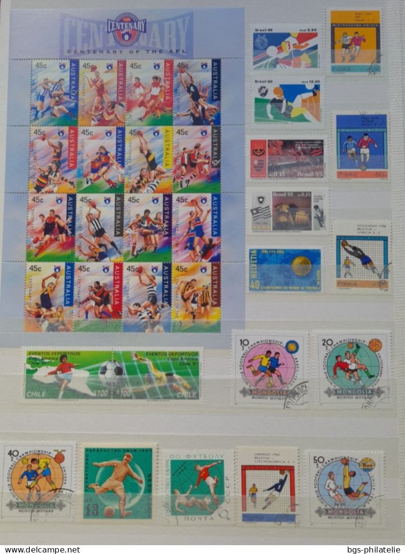 Collection de timbres sur le thème du Football en