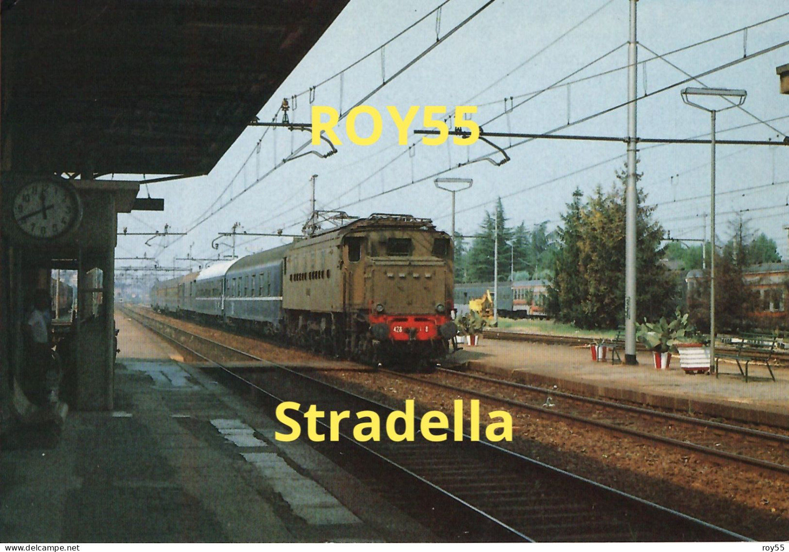 Lombardia Pavia Stradella Stazione Ferroviaria Treno Argento In Sosta Sul Binario Nel 1984 (v.retro) - Stazioni Con Treni
