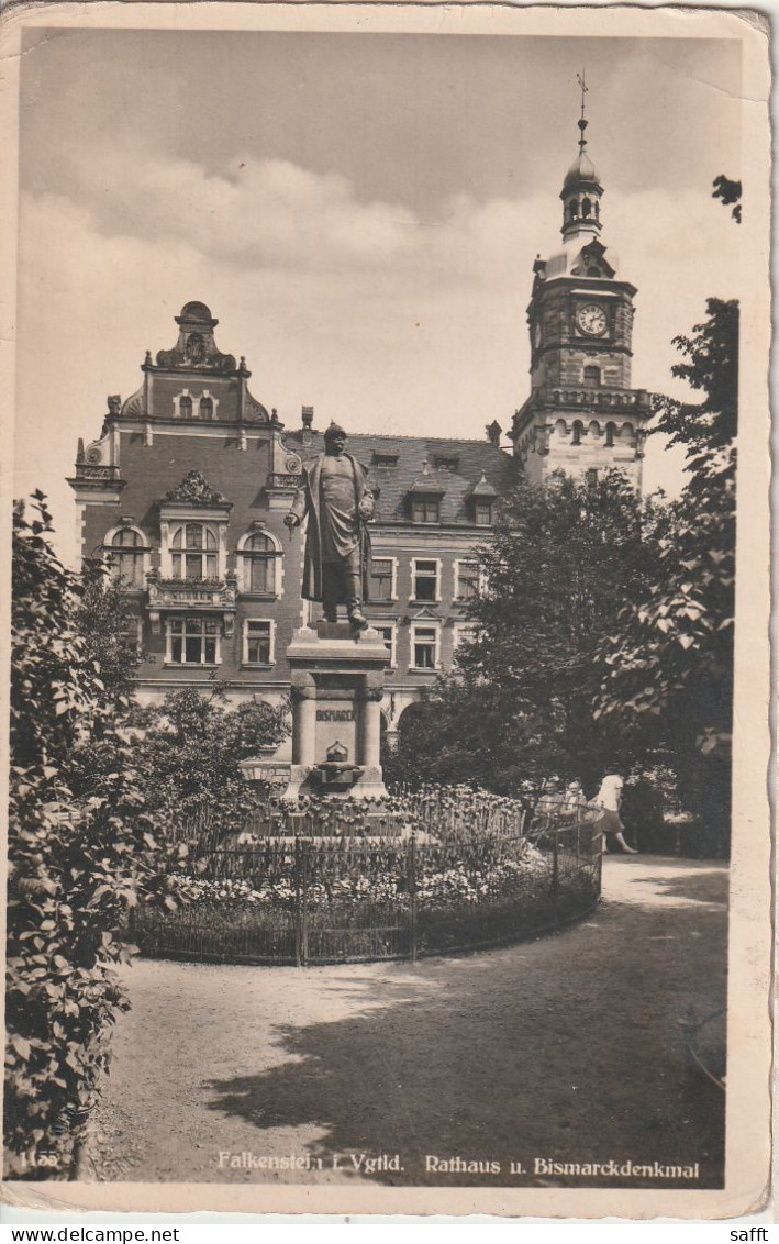 AK Falkenstein/Vogtland, Rathaus Und Bismarckdenkmal Um 1930 - Falkenstein (Vogtland)