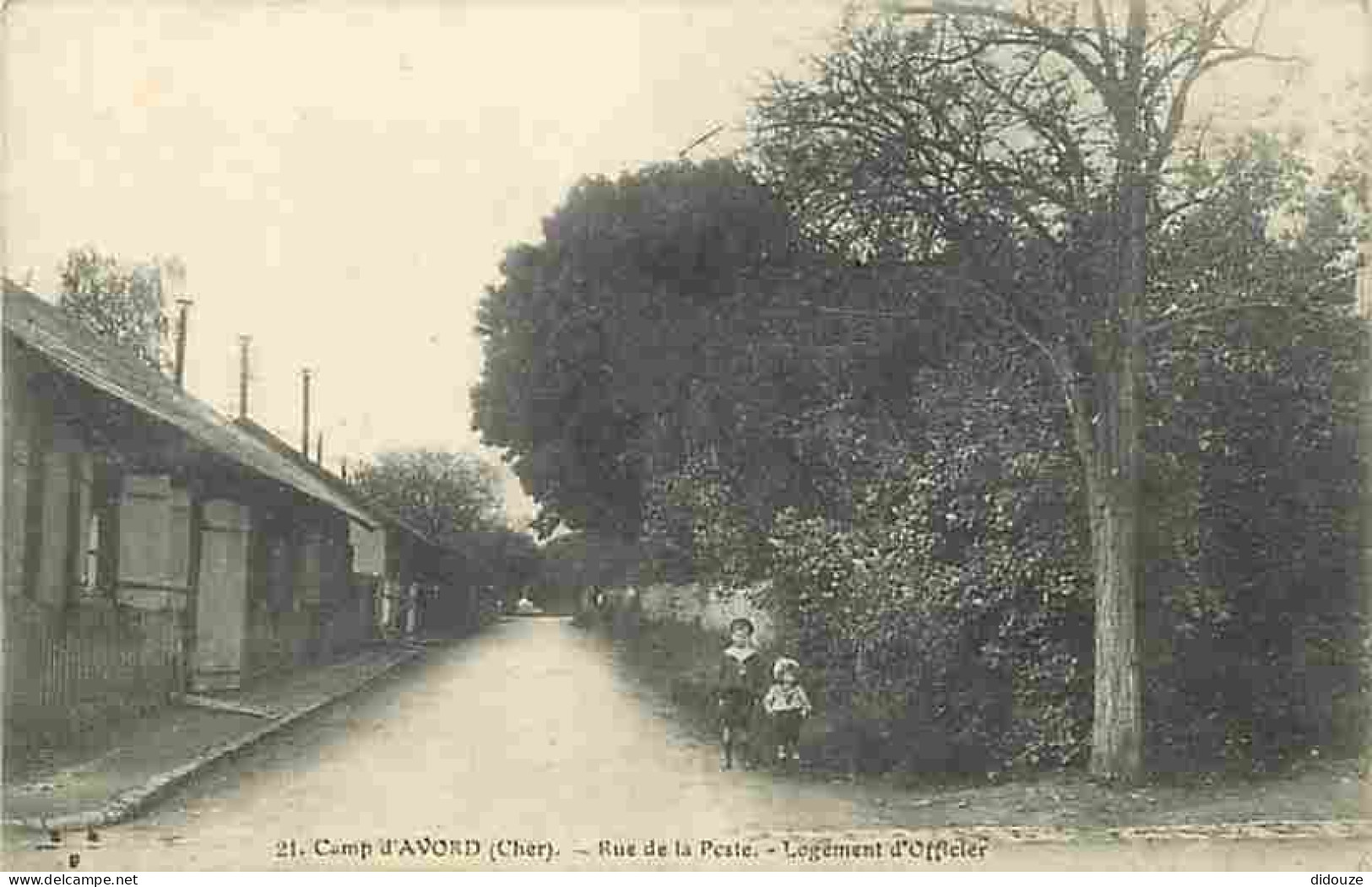 18 - Avord - Camp D'Avord - Rue De La Poste - Logement D'Officier - Animée - Enfants - Correspondance - Oblitération Ron - Avord