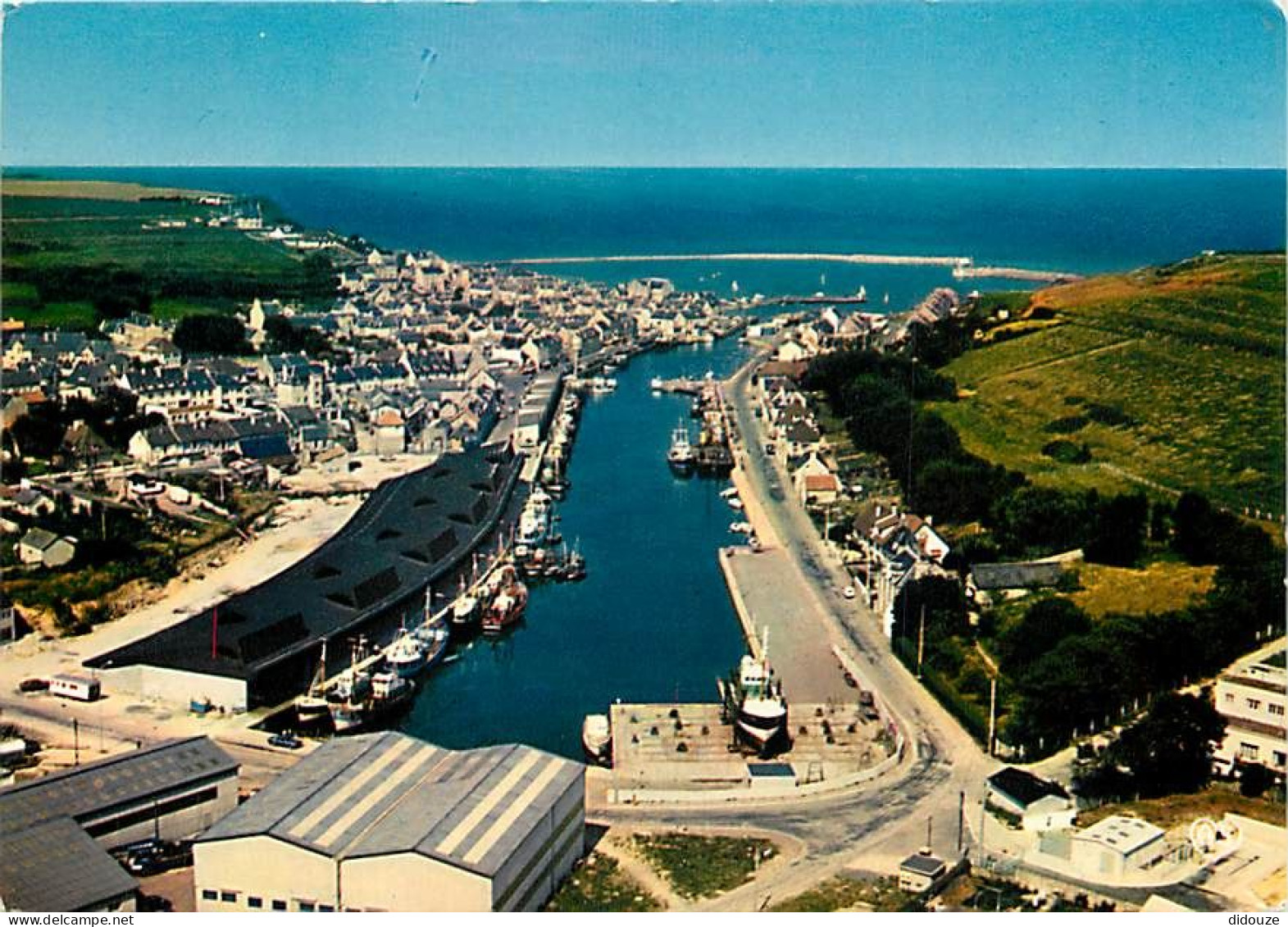 14 - Port En Bessin - Vue Aérienne - Vue D'ensemble Du Port Et De La Criée - CPM - Voir Scans Recto-Verso - Port-en-Bessin-Huppain