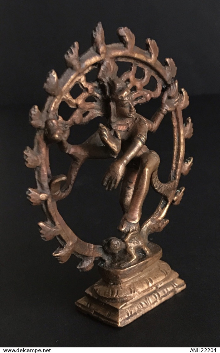 Magnifique Statuette De Shiva Nataraja,  Dieu De La Danse - Aziatische Kunst