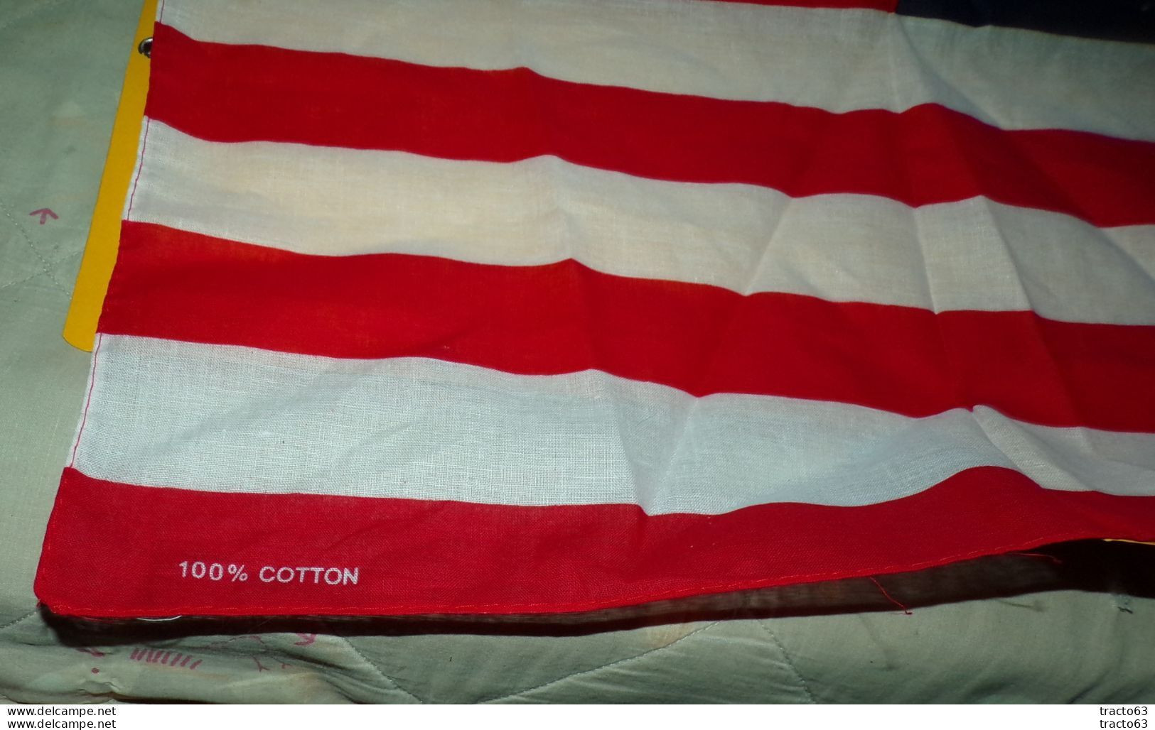 FOULARD EN DRAPEAU AMERICAIN , 100 % COTON  ,DIMENSION 53 CM  X 53 CM ,BON ETAT VOIR PHOTOS . POUR TOUT RENSEIGNEMENT ME - Patches